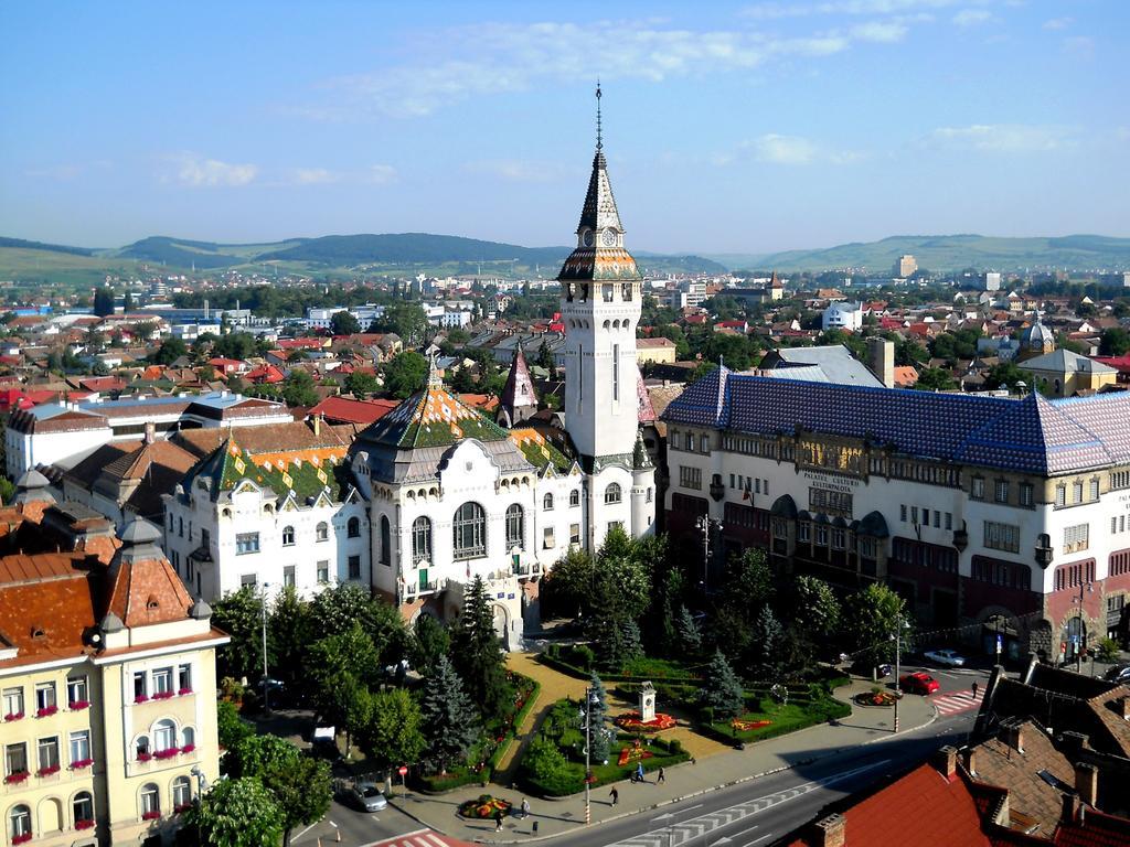 Grand Hotel Targu-Mures Bagian luar foto