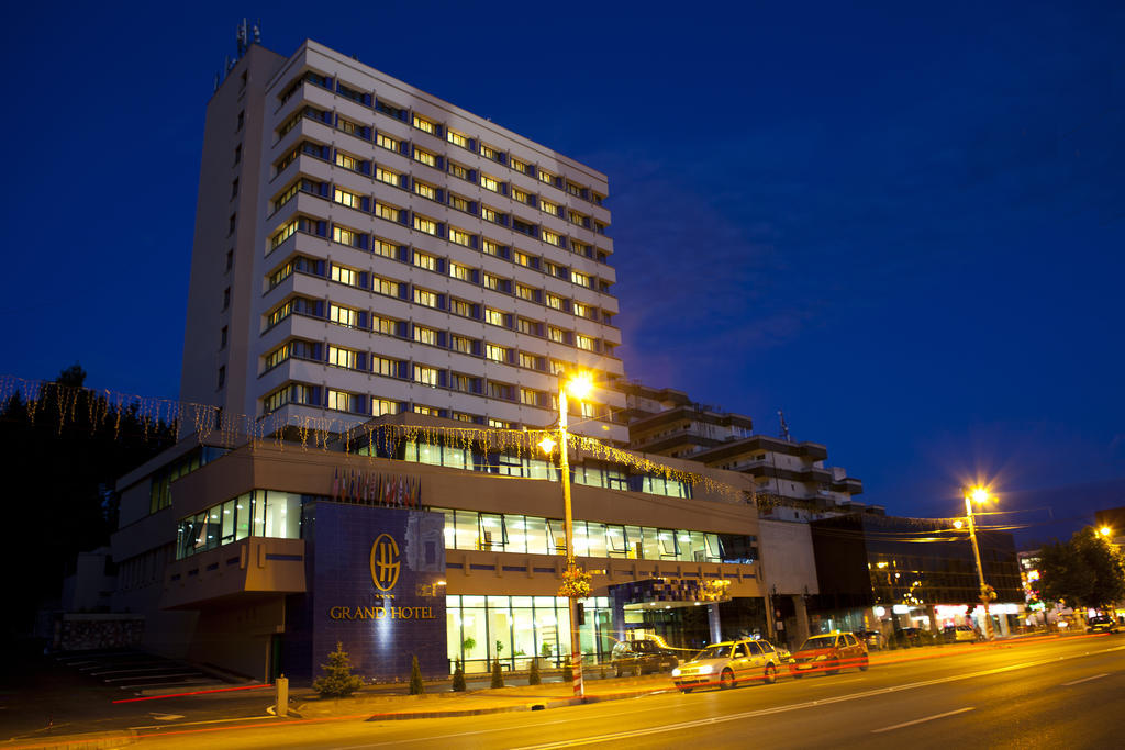 Grand Hotel Targu-Mures Bagian luar foto